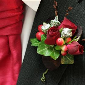 fwthumbMini roses with berries.jpg